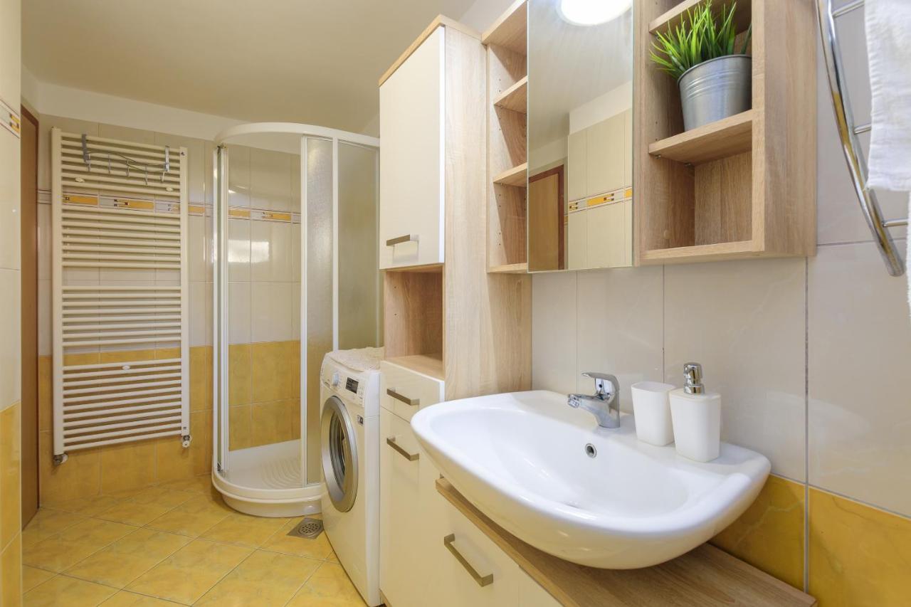 Apartment Dragonja Pola Esterno foto